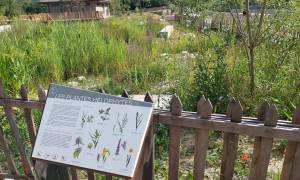 signalétique didactique sur les ouvrages mis en place en faveur de la biodiversité